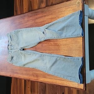 Womens size 4/27- Mid- Rise Bootcut, Lucky Brand Jeans with stretch!